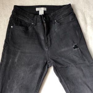 H&M black high rise skinny ankle jeans